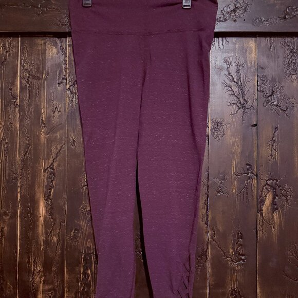 Old Navy Active Go-Dry Leggings – XL – Stylish & Sweat-Wicking! - Picture 1 of 2
